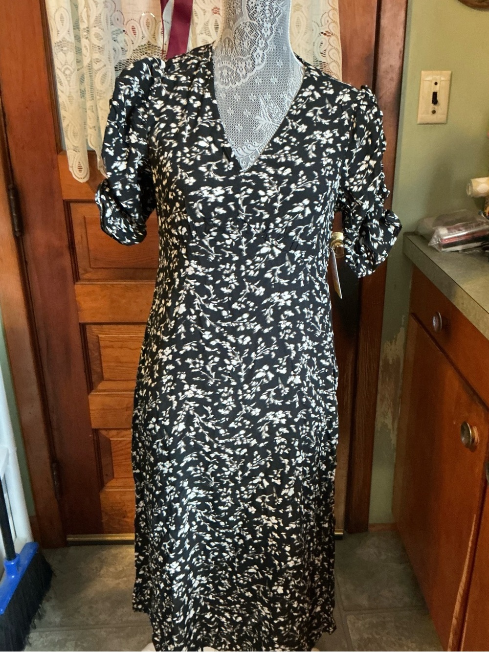 Time and Tru Black and White Floral V-Neck Midi Dress